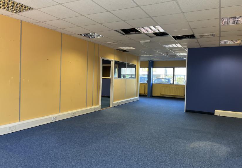 Unit 3B Gatwick Metro Centre, Road, Horley RH6 9GA Graves